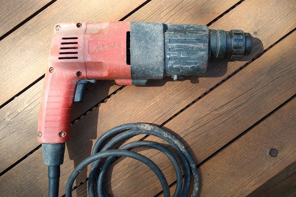 СВЕРЛИЛЬНЫЙ ИНСТРУМЕНТ MILWAUKEE Falcon вращающийся молоток - Изображение 4 из 4