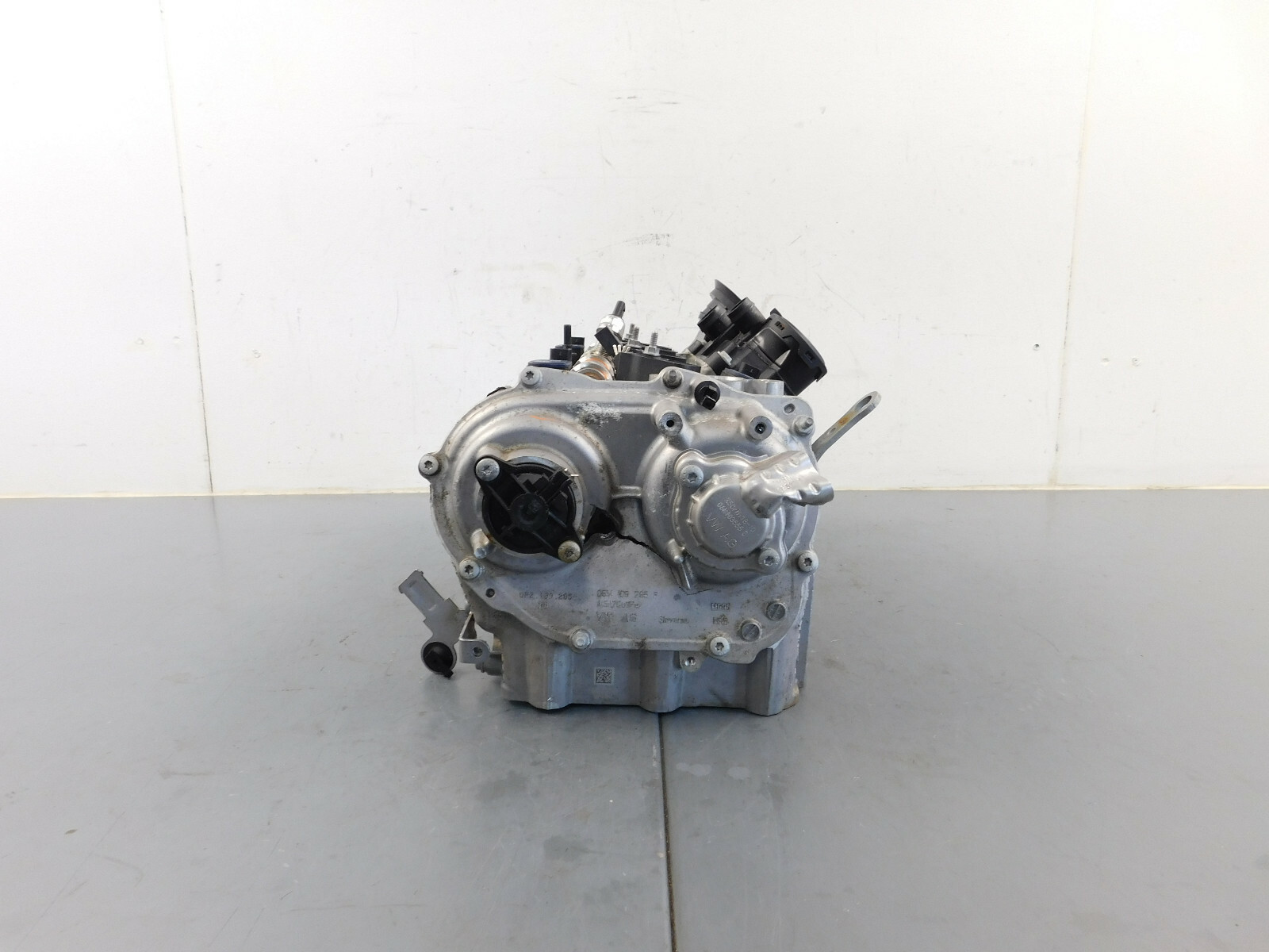 2019 20 Lamborghini URUS Urus  4.0L Left Cylinder Head / Cams  #1064 i5