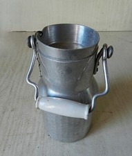 Jouet Ancien * Petit Pot à Lait de Poupée * Alu et Poignée en Porcelaine