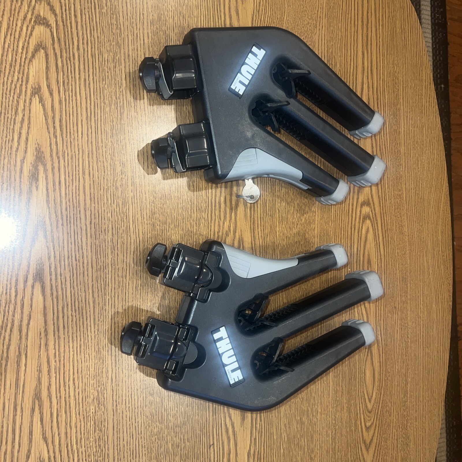 THULE 573 Snowboard Carrier Roof Rack Missed Cables