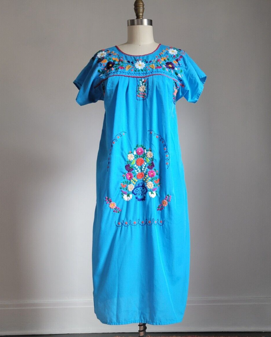 VTG BOHO MEXICAN OAXACAN "BASKET OF FLOWERS" HAND EMBROIDERED MIDI DRESS  Mint !