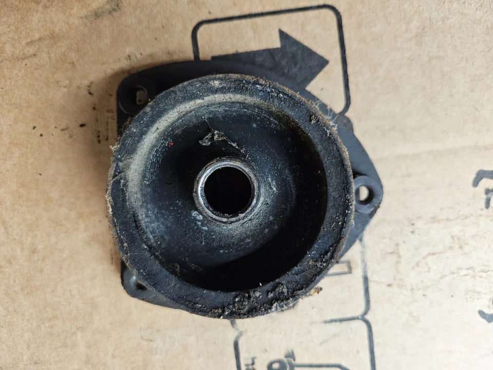 SAAB 96 1967 2 tiempos transmisión montaje trasero OEM 3 cilindros Foto 4 de 4