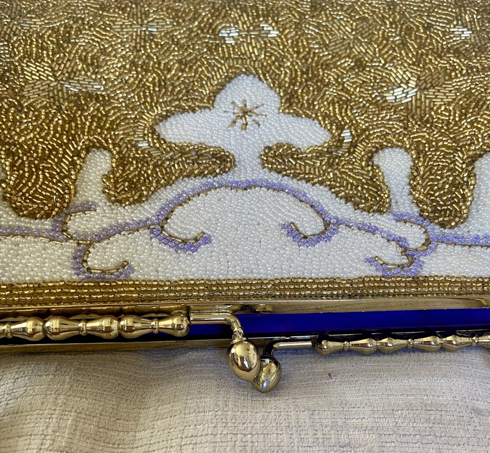 Vintage Beaded Evening Bag Cream ,Gold And Lavender With Purple Satin Lining Foto 4 de 4