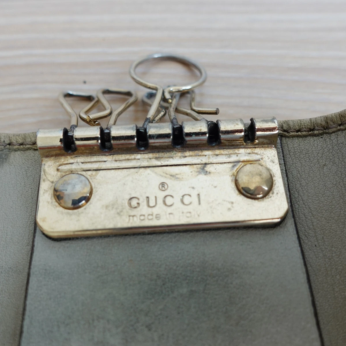 Gucci keyring hotsell mens