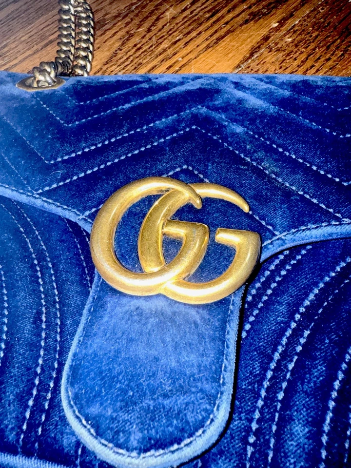 Б/у в хорошем состоянии Gucci Marmont матлассе синий бархат с сертификатом подлинности включен - Изображение 2 из 4