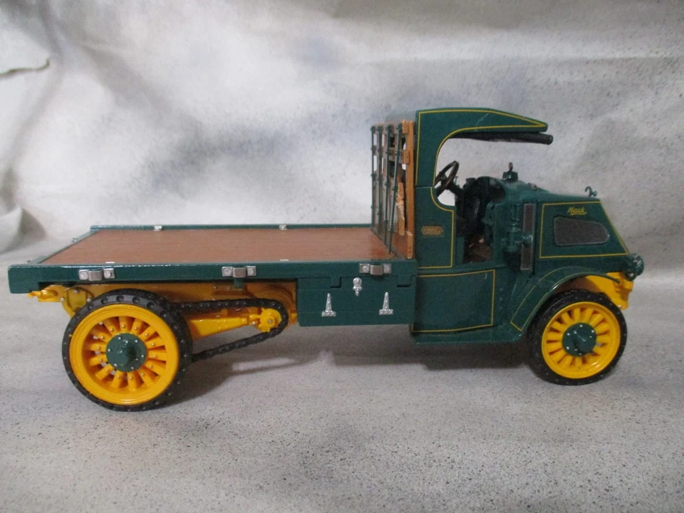 Franklin Mint Precision Models 1916 Mack AC Bulldog Flatbed Truck 1:32 Diecast - Image 2 of 4