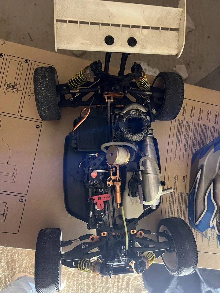 EB 4 S2 RC Thunder Tiger scala 1/8 competition motore a scoppio - Immagine 4 di 4