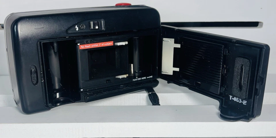 VTG Polaroid 35mm One Film Camera Point & Shoot Auto Film Tested Works W/strap - Image 3 of 4