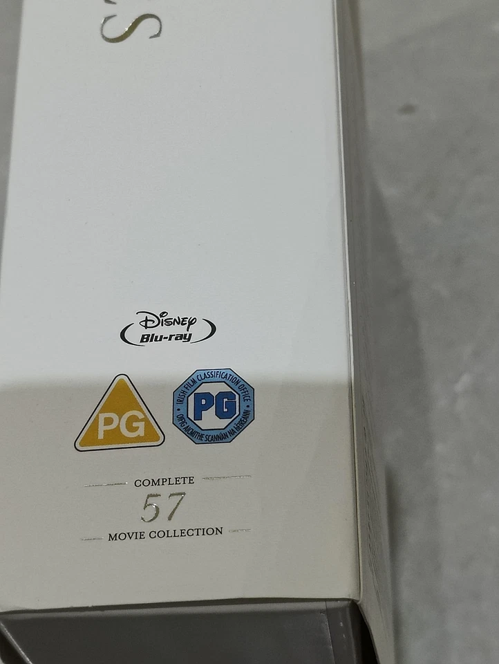 DISNEY CLASSICS 57 FILM SAMMLUNG 52 BLU RAY + 5 DVD MIT BUCH SELTEN - Bild 3 von 4