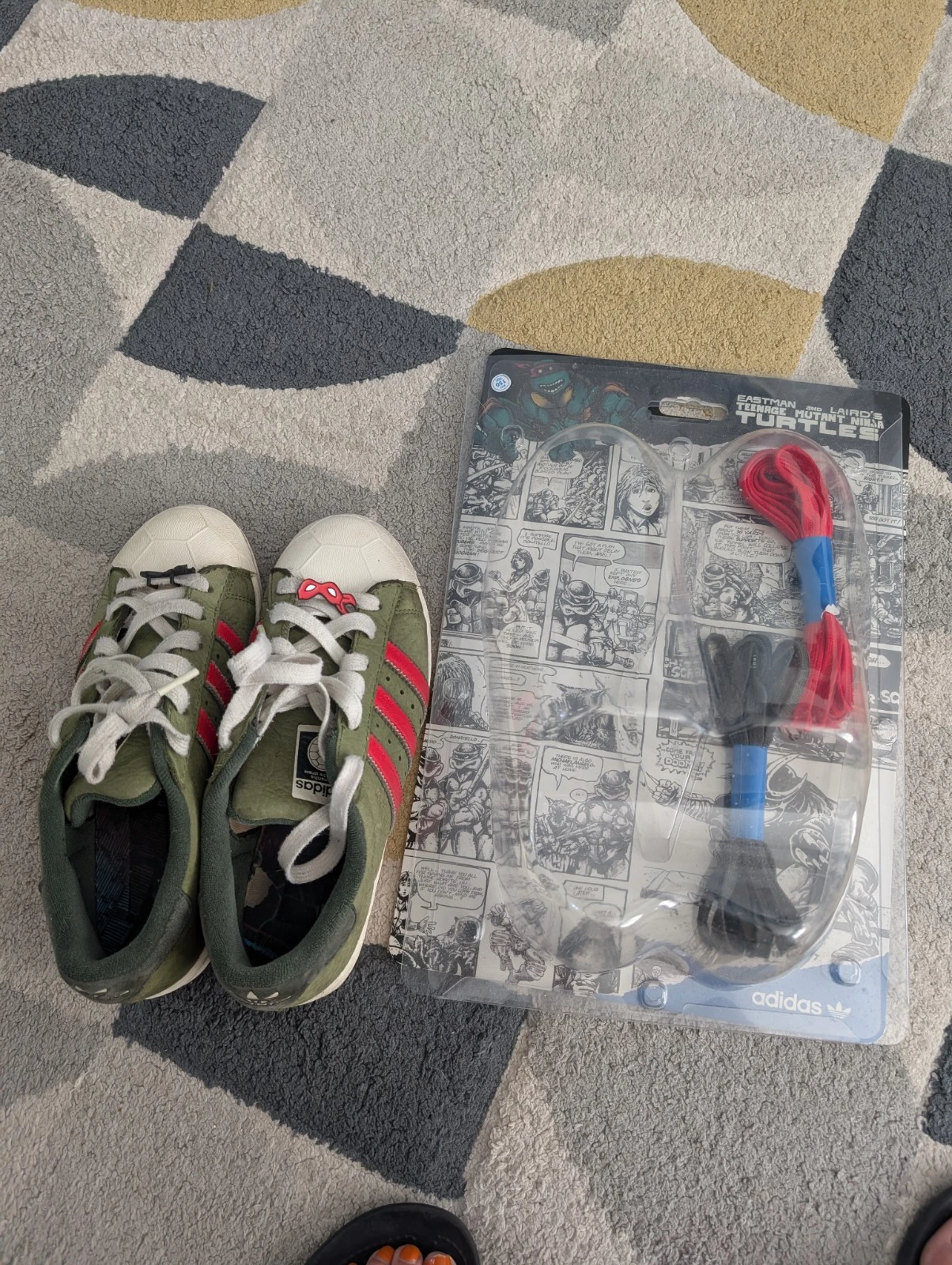 Adidas x TMNT Shell toe Superstars nuove con scatola. UK taglia 6