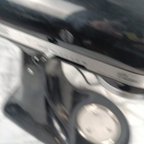 KITCHENAID CLASSIC TILT-HEAD 4.5 QT STAND MIXER K45SSOB (No BOWL /ATTACHEMENTS) - Picture 4 of 6
