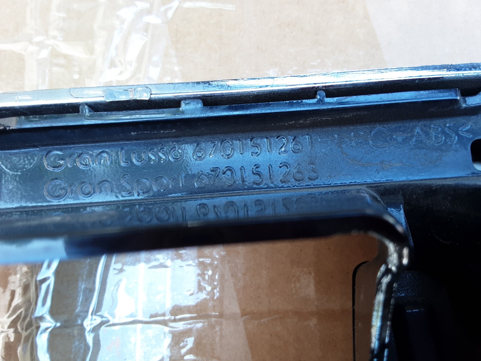 Maserati Levante 2019-2020 Front Grille P/N 670151261
