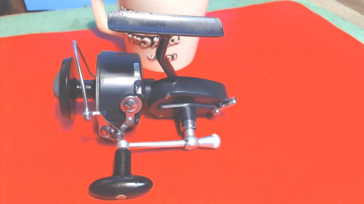 Vintage--GARCIA--MITCHELL 440--Spinning Reel -France- -good shape and condition
