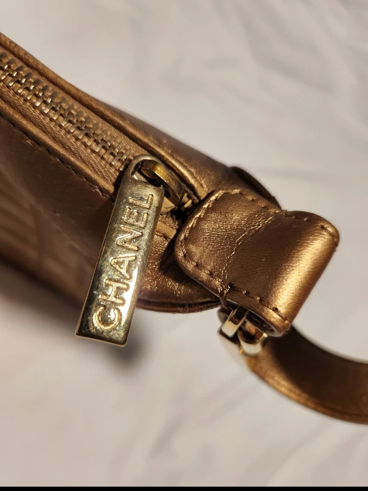 CHANEL pequeño Foto 2 de 4