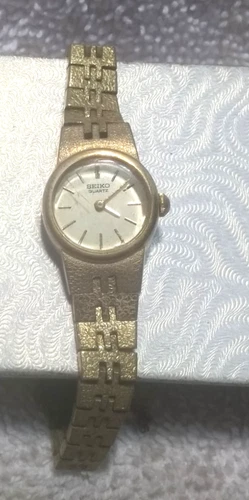 Seiko Quartz Watch Women 5420-0039 Gold Engraved Band Safety Chain Parts Repair