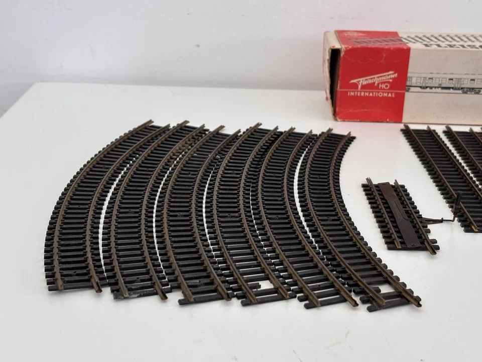 Fleischmann Set 18 Binari Misti H0 + Box Fleischmann vuoto (di altro tipo) - Immagine 2 di 4