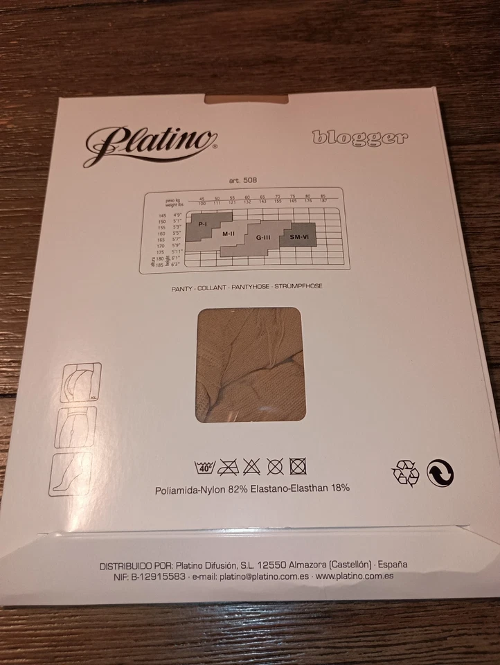 PLATINO BLOGGER 8 Denier Ultra Sheer Pantyhose Caresse - Image 2 of 4