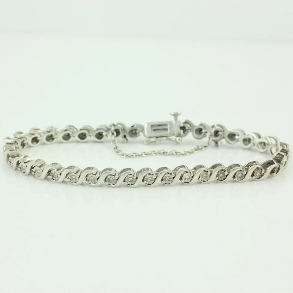 Brazalete colgante de tenis de línea recta de diamantes de plata de ley 925 de 0,50 quilates Foto 3 de 4