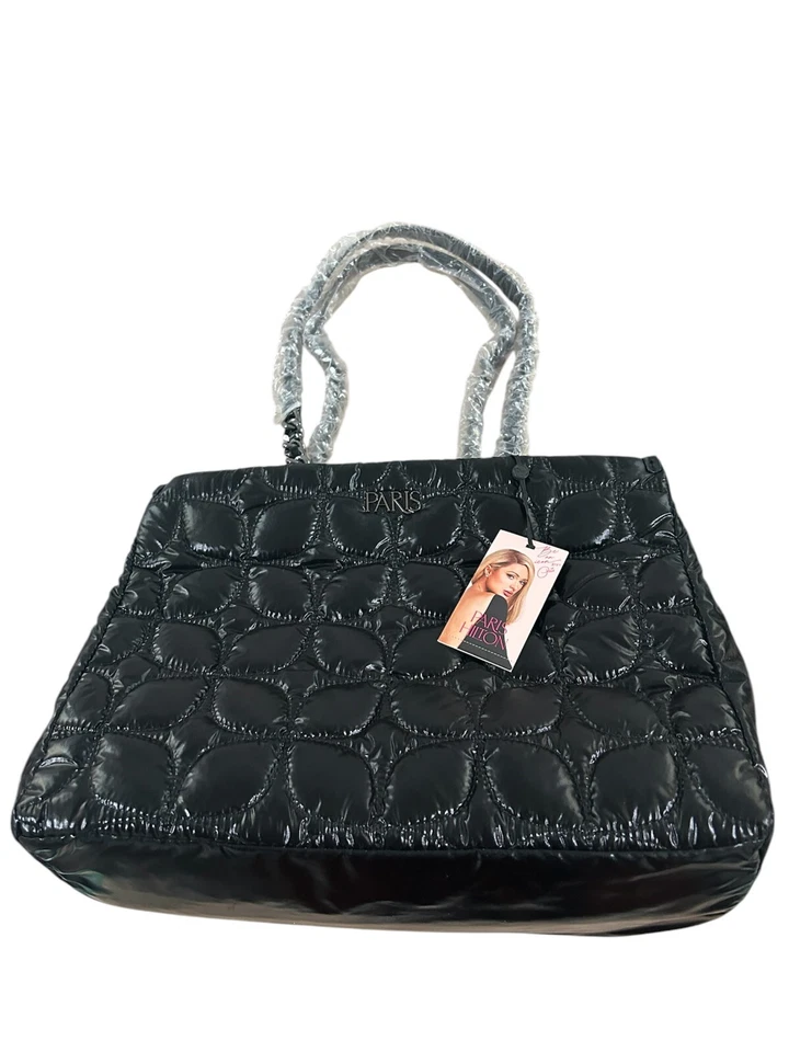 Cartera de mano Paris Hilton para mujer Carson acolchada de nailon con triple compartimento, negra Foto 4 de 4