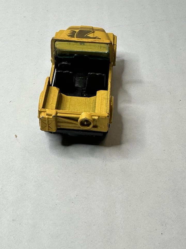 Jeep CJ-7 Yatming #1608 (sin tapa) amarillo con cabeza de caballo en capó escala CJ7 1/64 Foto 4 de 4