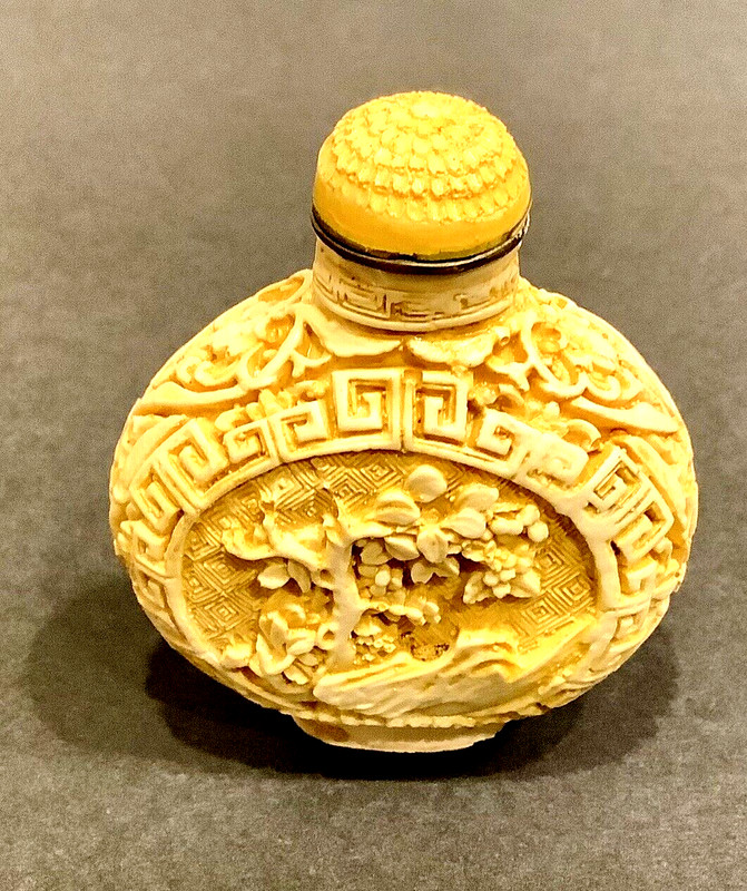 SNUFF BOTTLE Vintage w/ Stopper Carved Tree of Life Finely Detailed