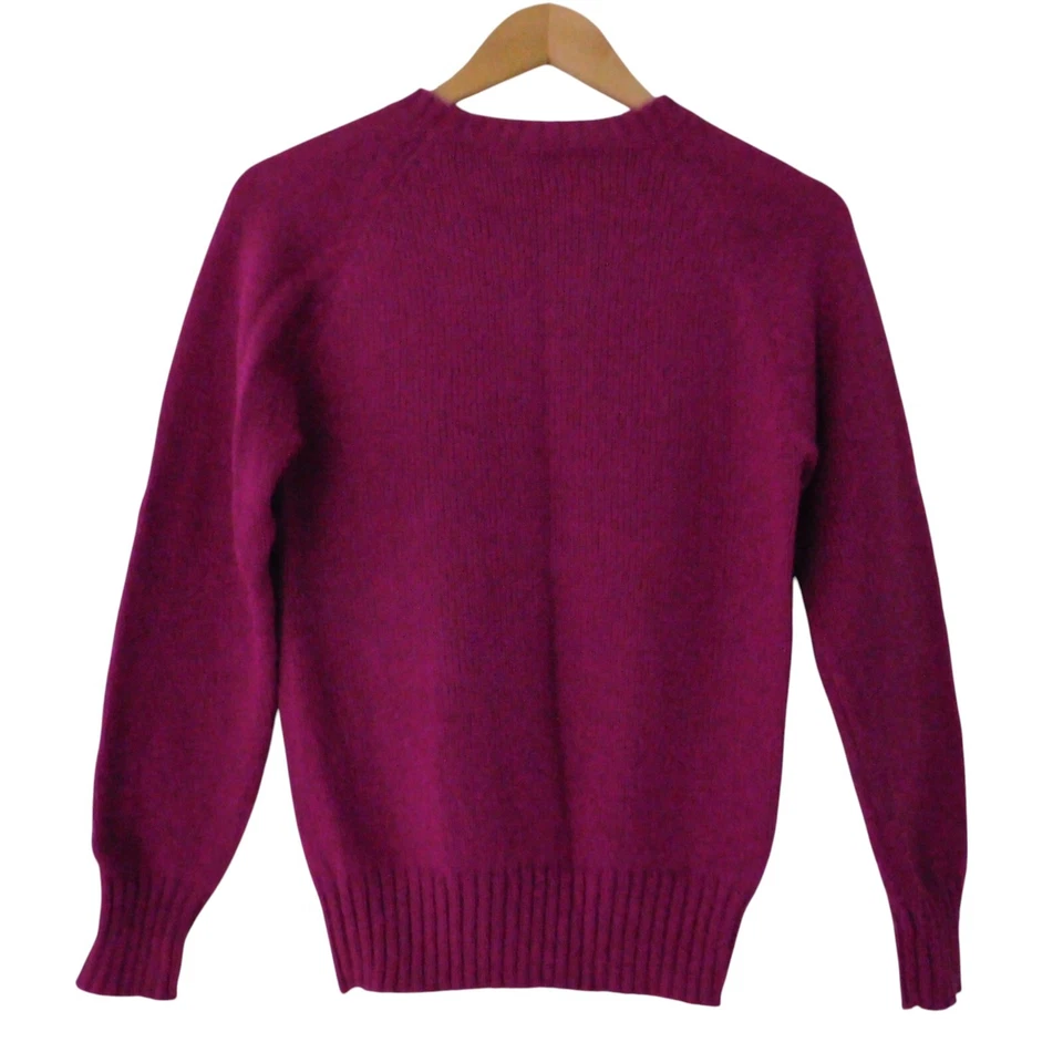 Suéter De Colección Islas del Norte Para Mujer Shetland Lana Púrpura Cuello Redondo Pequeño Clásico Foto 3 de 4