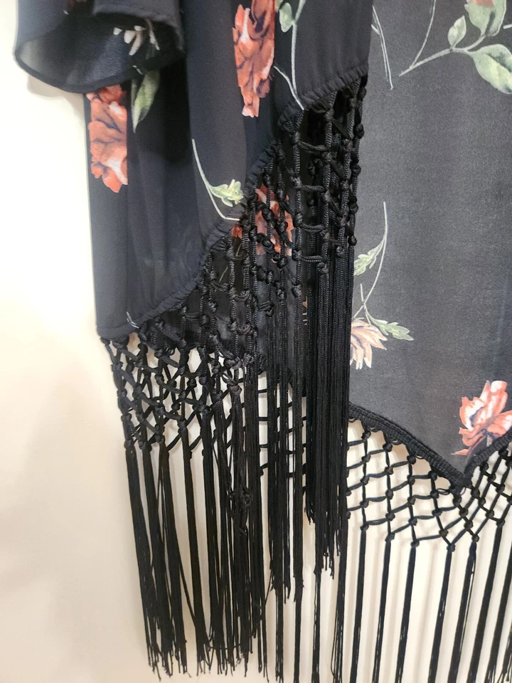 Kimono soprano borlas florales talla XS/S para mujer Foto 3 de 4