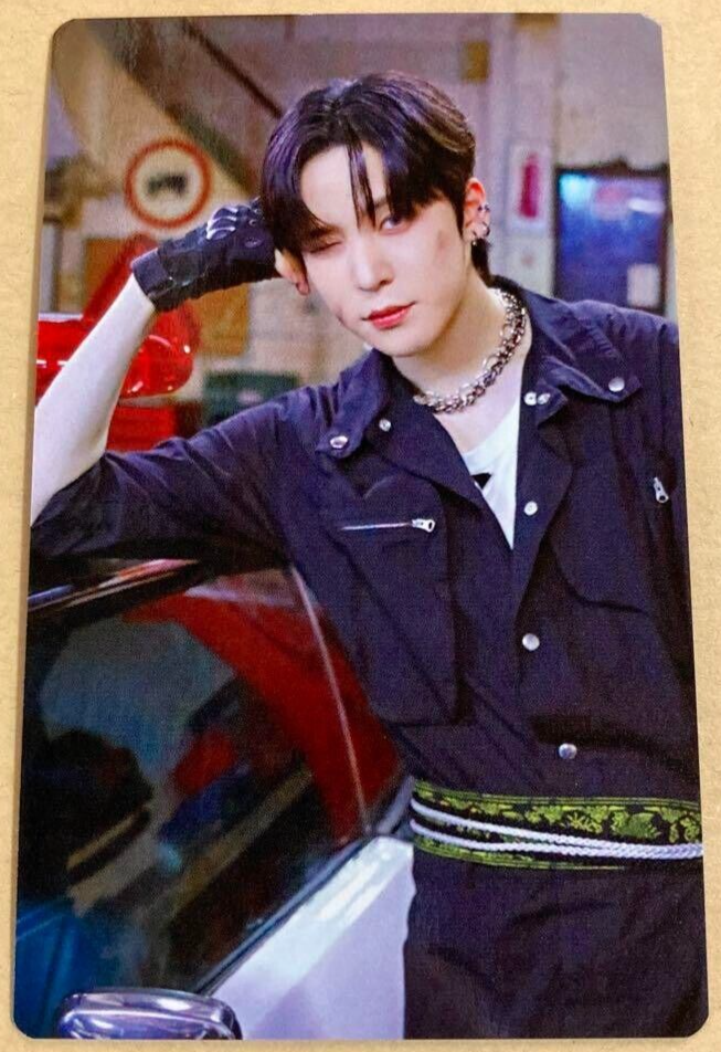 ATEEZ YUNHO THE WORLD EP.2 : OUTLAW Universal Music Store Limited