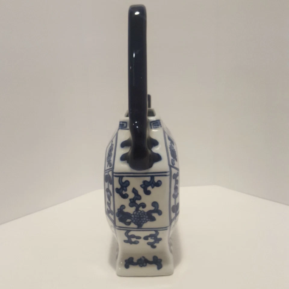 "Florero de porcelana estilo tetera asiática blanco y azul floral casa de campo de 10"" de alto" Foto 4 de 4