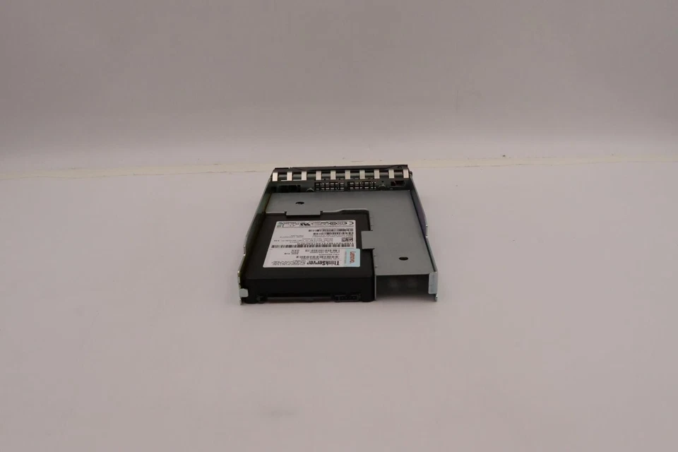 Lenovo 00PH875 4XB0K12406 ThinkServer SAS 400GB 12Gb/s 2.5" in 3.5'' Tray SSD - Image 2 of 4