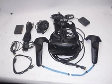 HTC VIVE GENERATION 1 VR HEADSET W/CONTROLLERS T13 D12
