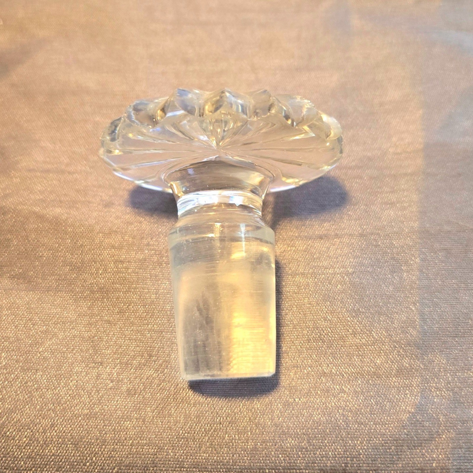 Vintage Clear Cut Crystal Glass Decanter Wine Bottle Stopper Starburst Flower