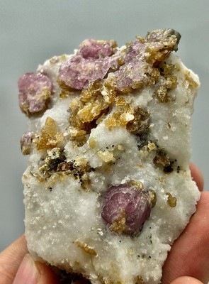 176 Gram beautiful Natural Spinel crystal specimen From Afghanistan