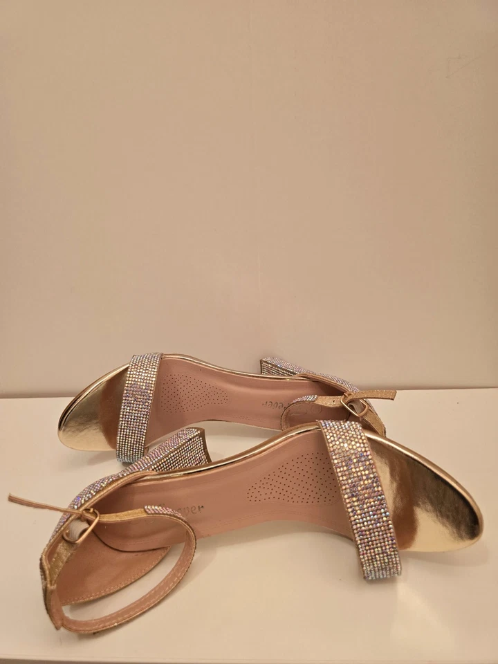 Forever Brand Rhinestone Embellish Chunky Heel Sandal Size 7.5 - Image 4 of 4