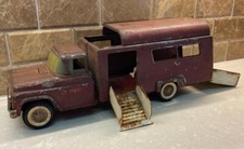 VINTAGE BUDDY L HORSE RIDING ACADEMY PRESSED STEEL TRUCK