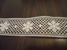 Ecru Flat Lace Straight Edge 1    Wide X 2 Yards