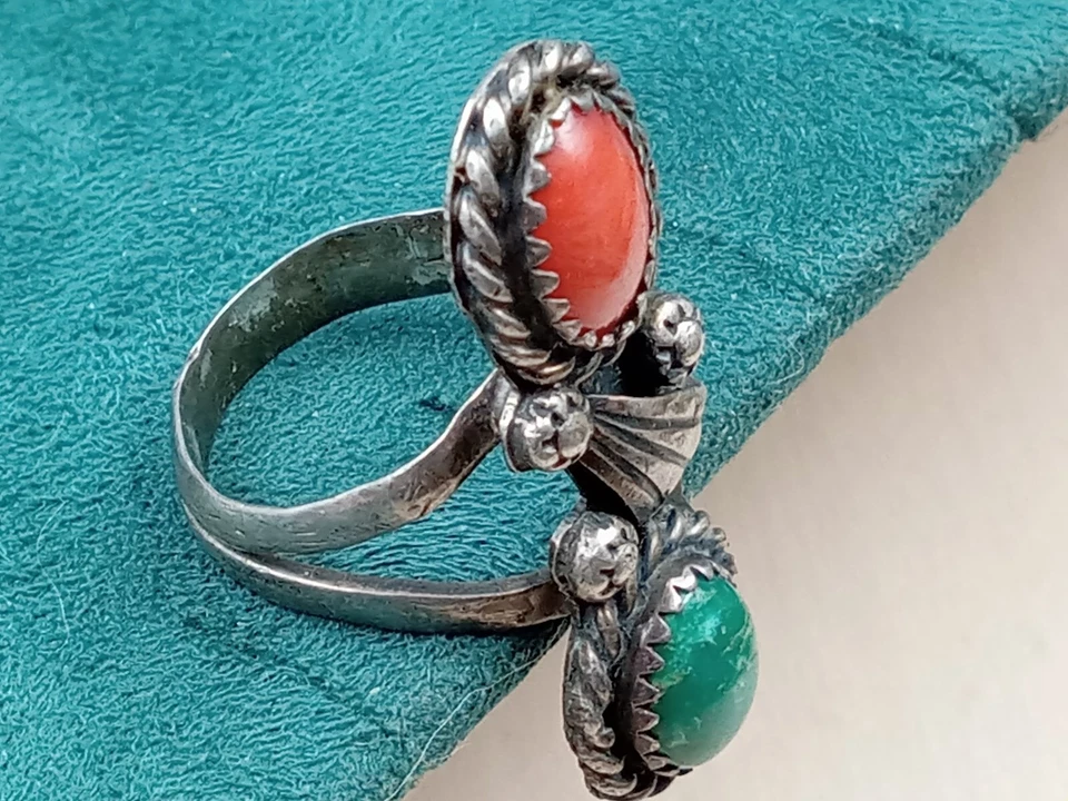 Anillo Navajo Nativo Americano Hecho a Mano Turquesa y Coral: Talla 6.25 Foto 3 de 4