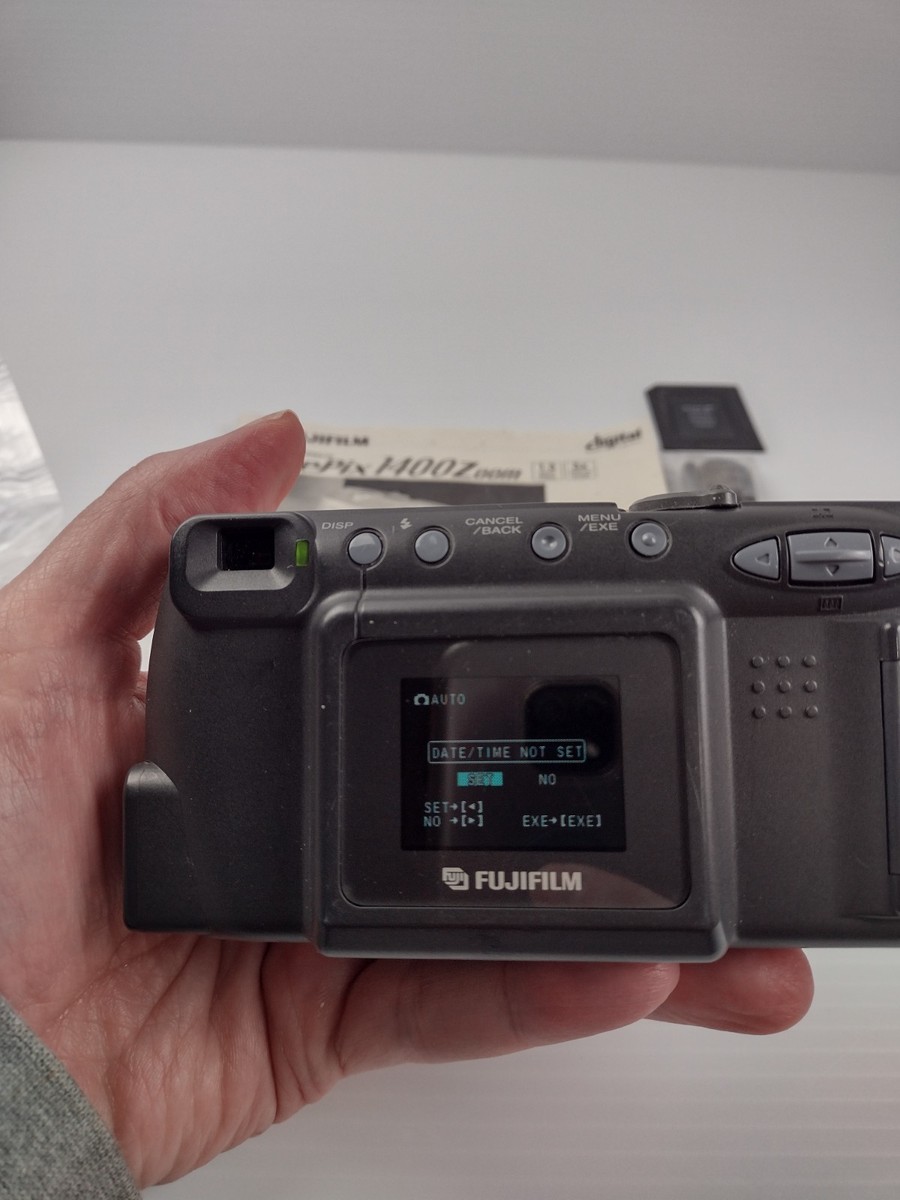 Fujifilm Digital FinePix 1400 Zoom 1.3Mega Pixels Tested Working