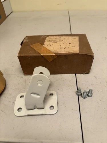 NOS GM#3769448 1959 Chevy GMC Truck Towing Mirror Lower Bracket RH