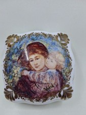 Vtg  Limoges "Reminiscence" Porcelain  Trinket Box 1992 Hibel Society # 53/2500