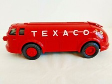 1994 Ertl Texaco 1934 Diamond T Doodle Bug Tanker Bank with Key Red 14465