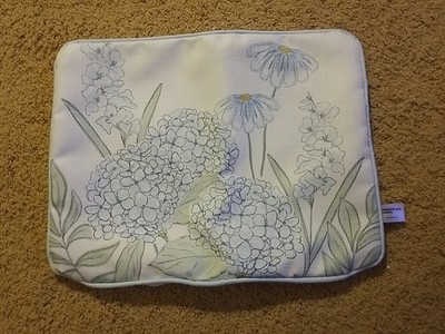 New SEWING DOWN SOUTH Hydrangea Daisy Design Pillow Cover Ltd Edition 18'' x 14'' 