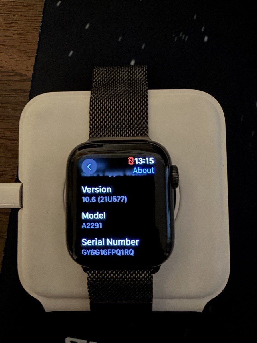 Apple Watch Series 6 44mm Case with Milanese Loop - Graphite
