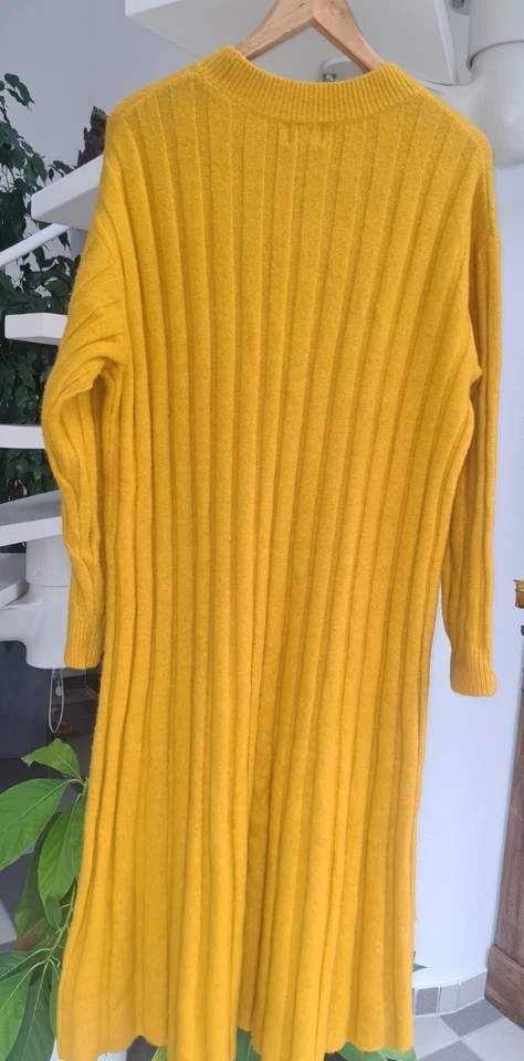 Maisgelbes Winterkleid Gr. XL - Bild 2 von 4