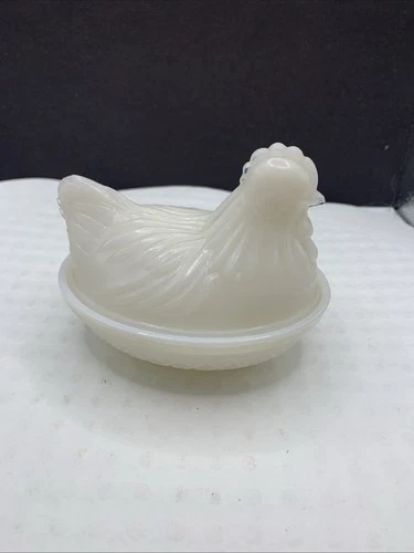 Vintage MCM Hazel Atlas White Milk Glass Chicken Hen on Nest *small Chip On Tail