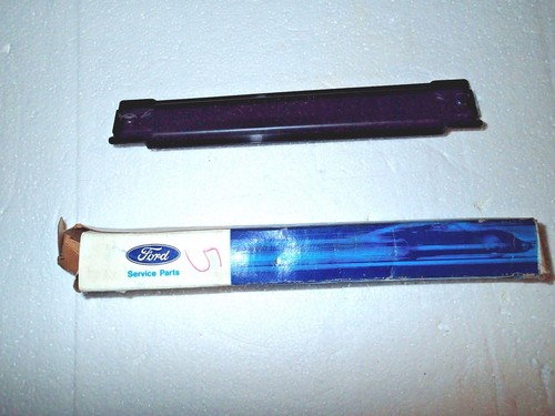 NOS OEM Ford Part No. D9AZ-5462116-A, Unknown Part or Application - 第 1/8 張圖片