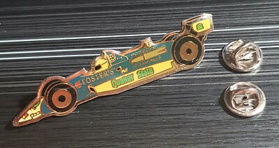 Porsche Pin 2708 Quaker State Fosters - Maße 65x15mm