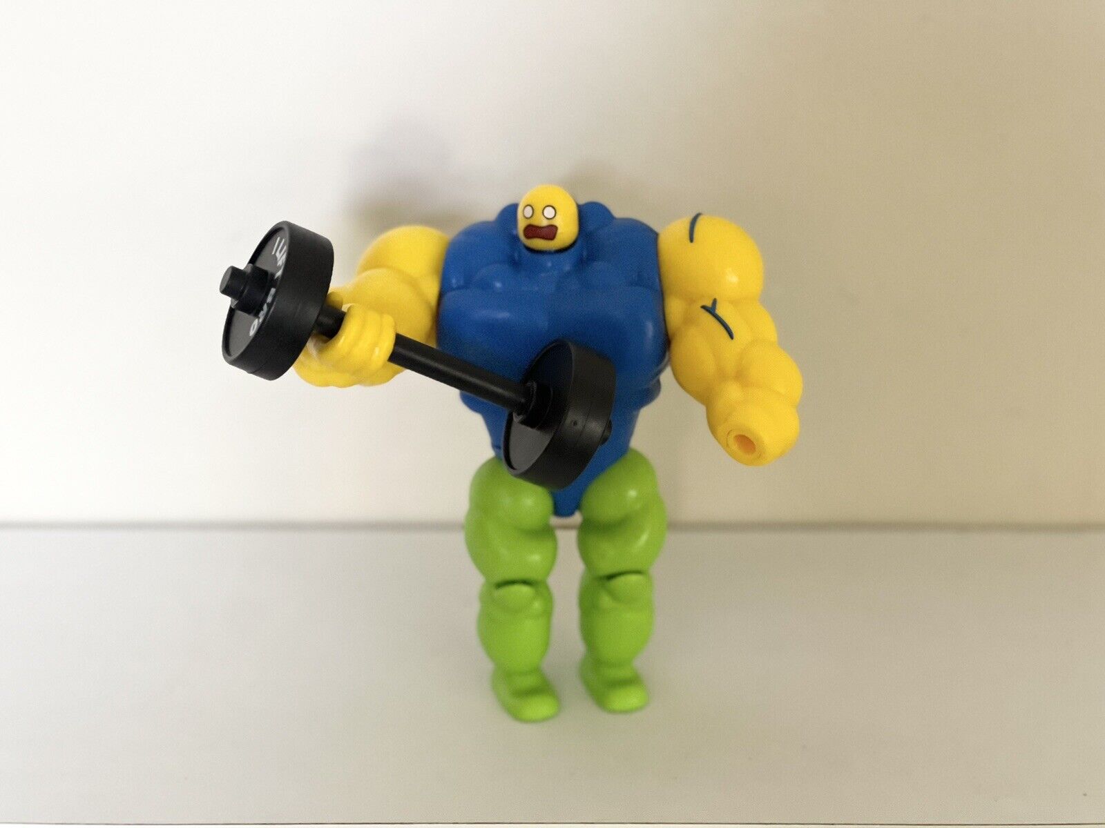 2020 Roblox Mega Noob Buff Figure Meme Toy Lifting Weights 5.5 Jazwares