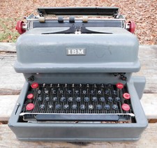 1936 IBM Electric Typewriter with some RED Keys Powers Up but Needs Work... Read thumbnail