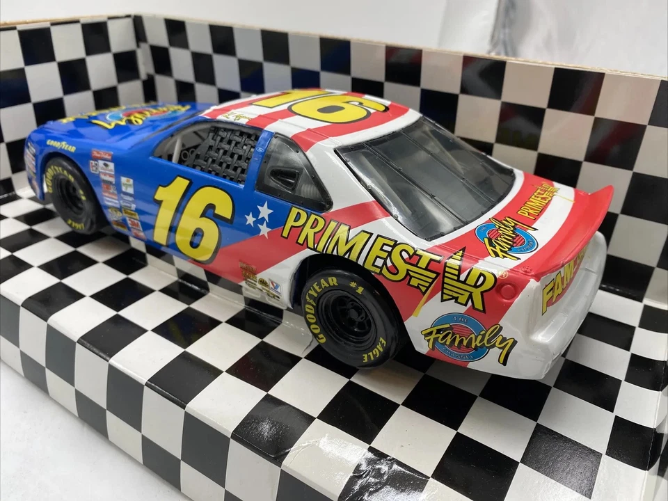 THUNDERBIRD AMERICAN MUSCLE DIECAST CAR FAMILY CHANNEL 1/18 SCALE NEW IN BOX - Image 3 of 4